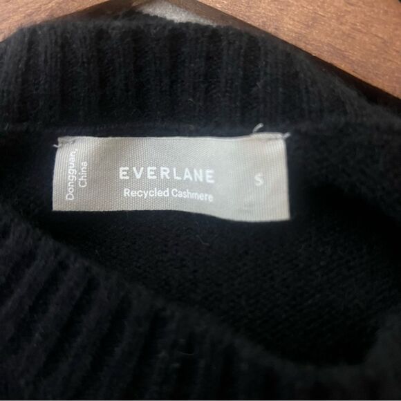 Everlane Navy and Cream Cashmere Cropped Striped Pullover Crewneck Sweater - Picture 5 of 6